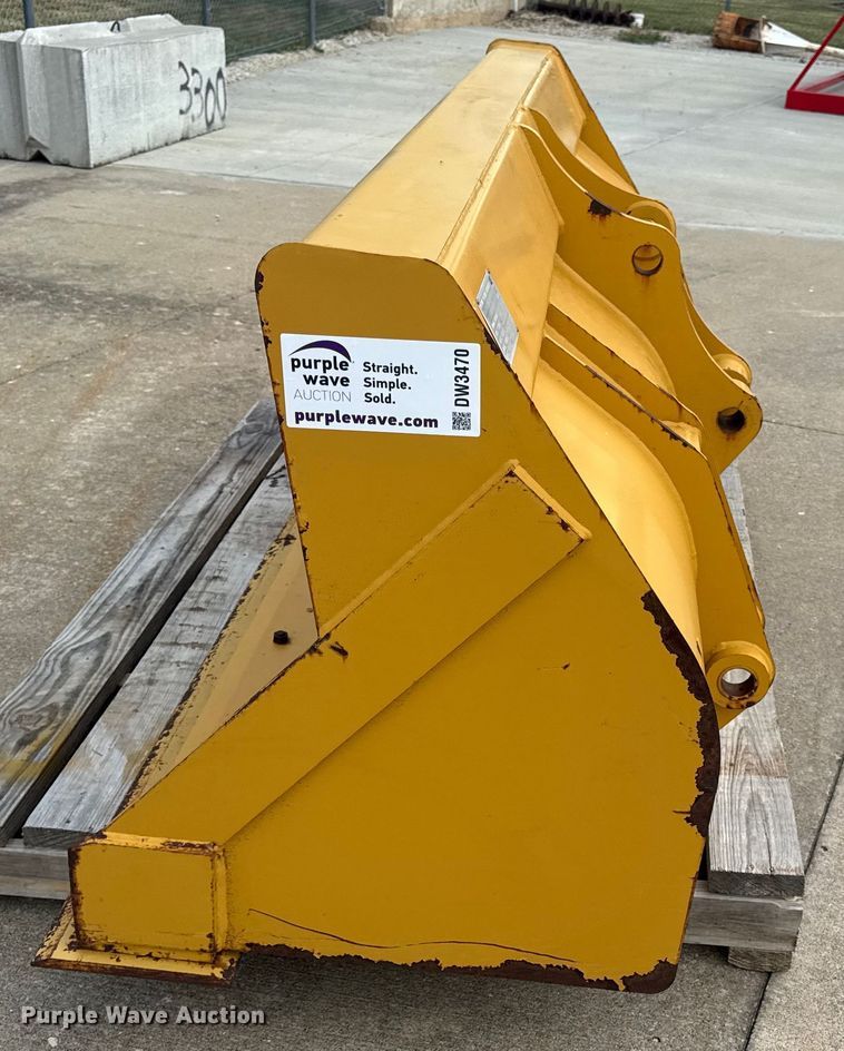 image for item DW3470 Caterpillar bucket