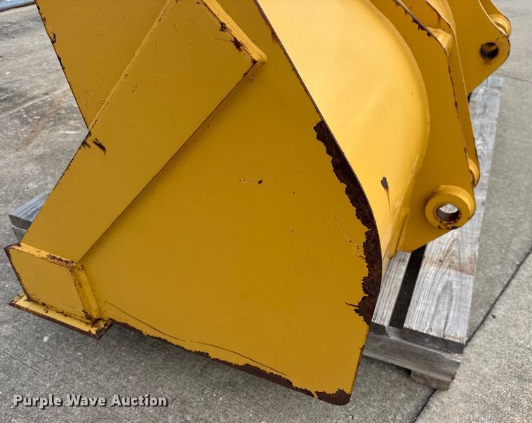 image for item DW3470 Caterpillar bucket