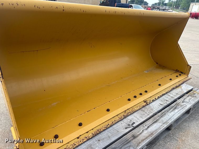 image for item DW3470 Caterpillar bucket