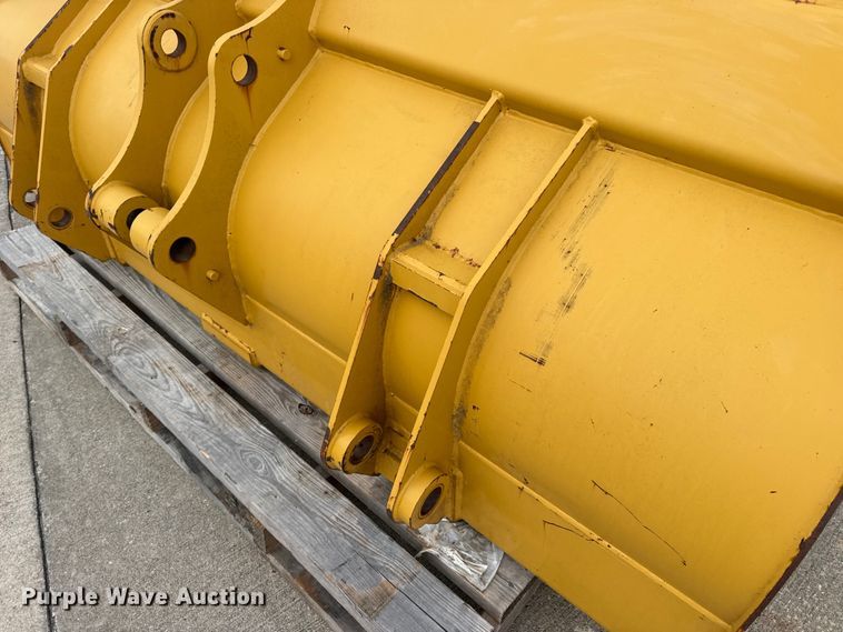 image for item DW3470 Caterpillar bucket