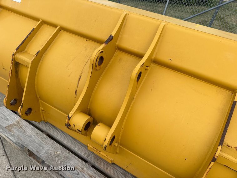 image for item DW3470 Caterpillar bucket