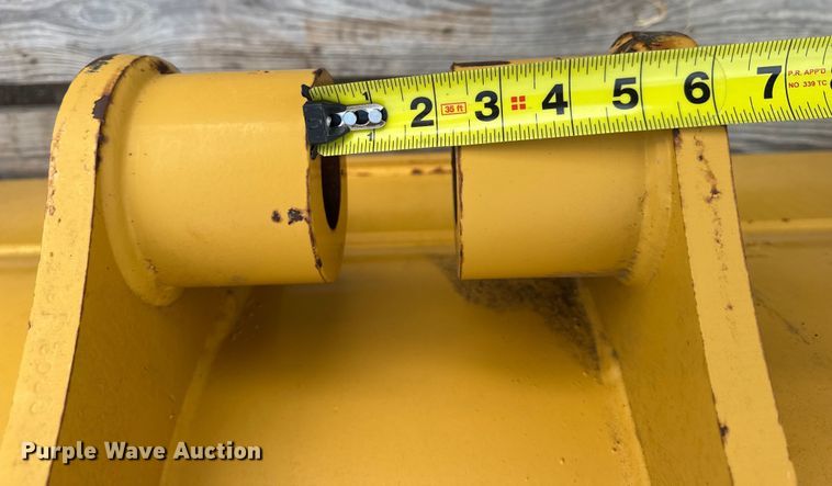 image for item DW3470 Caterpillar bucket