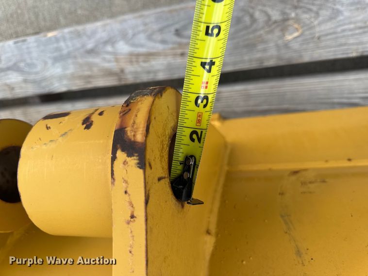 image for item DW3470 Caterpillar bucket