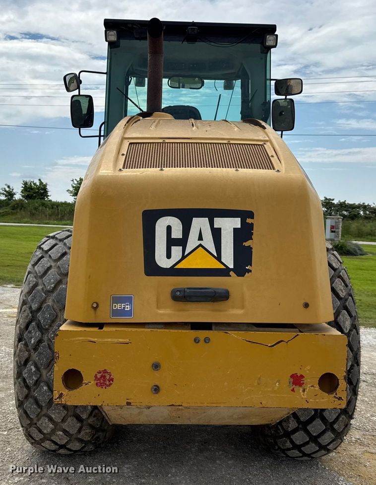 image for item DW3472 2016 Caterpillar CS56B single drum vibratory roller