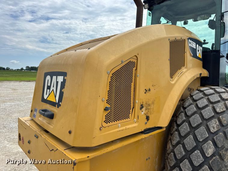 image for item DW3472 2016 Caterpillar CS56B single drum vibratory roller