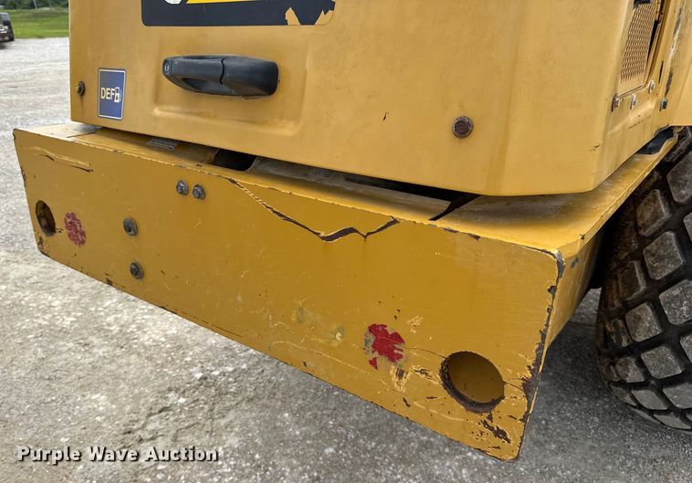 image for item DW3472 2016 Caterpillar CS56B single drum vibratory roller