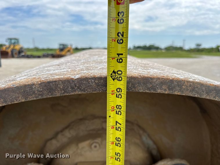 image for item DW3472 2016 Caterpillar CS56B single drum vibratory roller