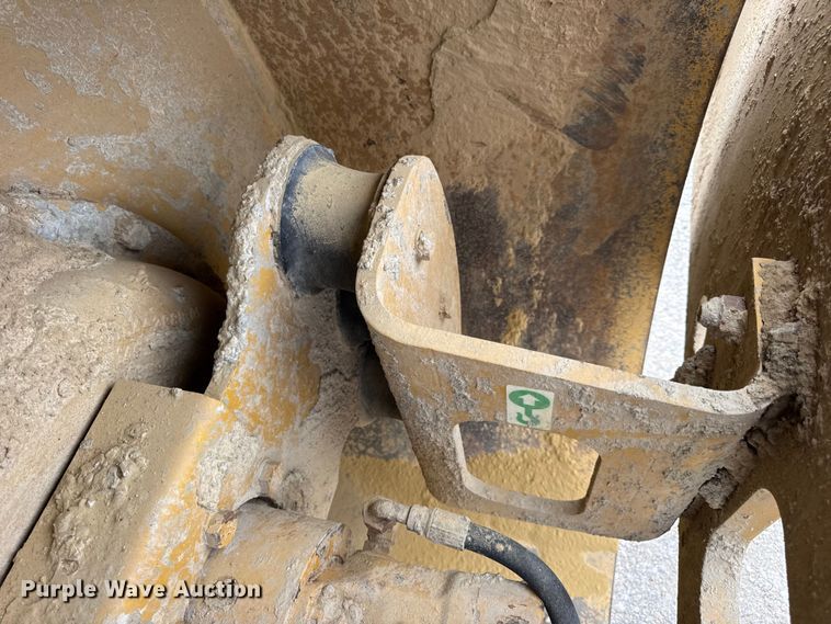 image for item DW3472 2016 Caterpillar CS56B single drum vibratory roller