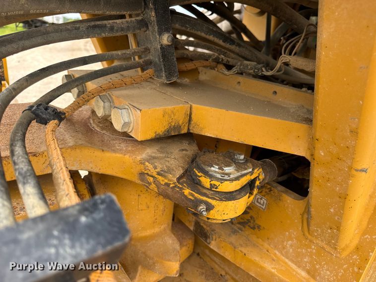 image for item DW3472 2016 Caterpillar CS56B single drum vibratory roller