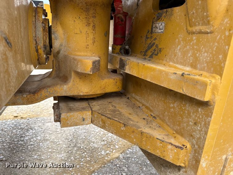 image for item DW3472 2016 Caterpillar CS56B single drum vibratory roller