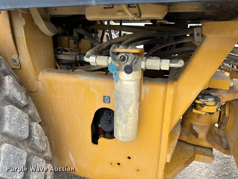 image for item DW3472 2016 Caterpillar CS56B single drum vibratory roller