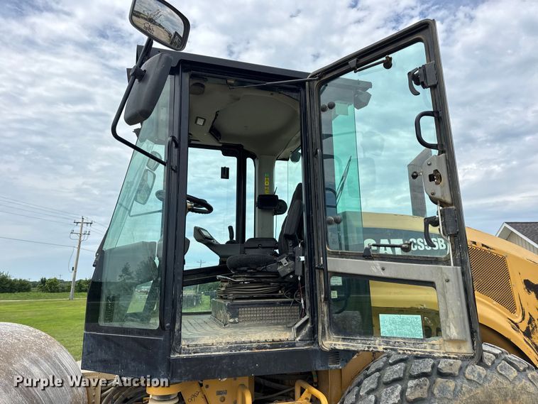 image for item DW3472 2016 Caterpillar CS56B single drum vibratory roller