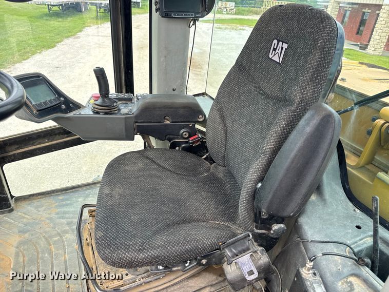 image for item DW3472 2016 Caterpillar CS56B single drum vibratory roller