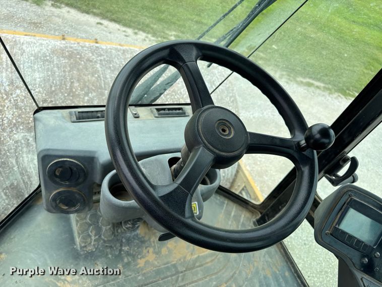 image for item DW3472 2016 Caterpillar CS56B single drum vibratory roller