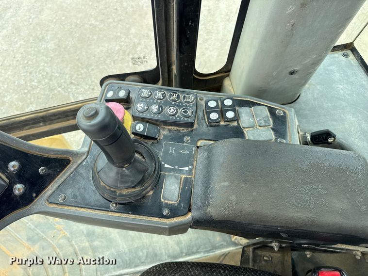 image for item DW3472 2016 Caterpillar CS56B single drum vibratory roller