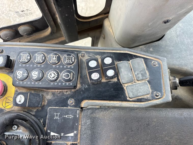 image for item DW3472 2016 Caterpillar CS56B single drum vibratory roller