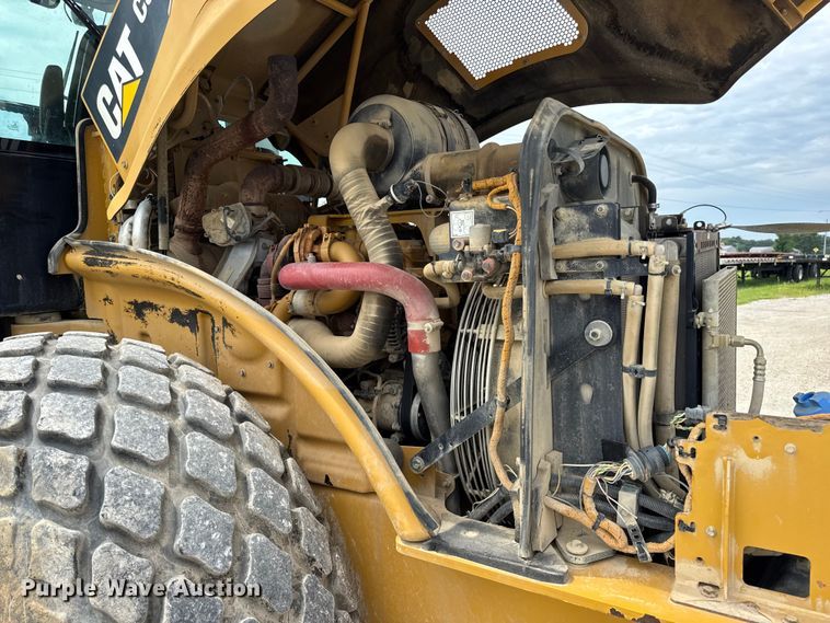 image for item DW3472 2016 Caterpillar CS56B single drum vibratory roller