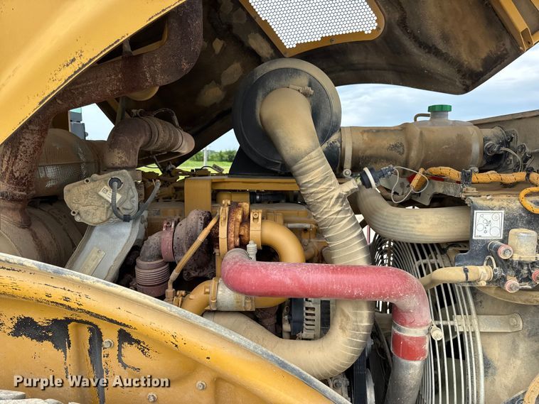 image for item DW3472 2016 Caterpillar CS56B single drum vibratory roller