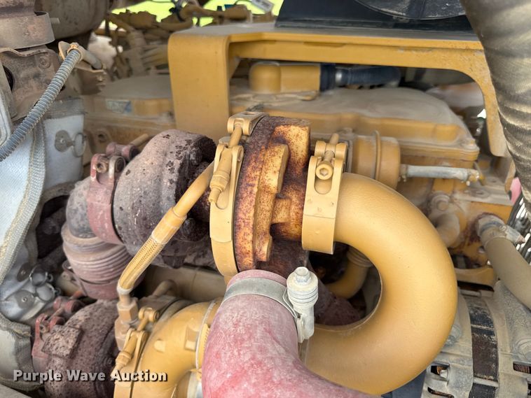 image for item DW3472 2016 Caterpillar CS56B single drum vibratory roller