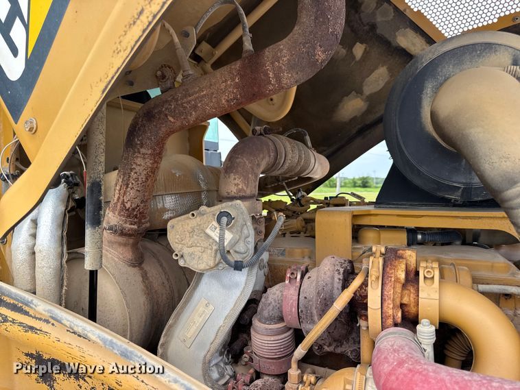 image for item DW3472 2016 Caterpillar CS56B single drum vibratory roller