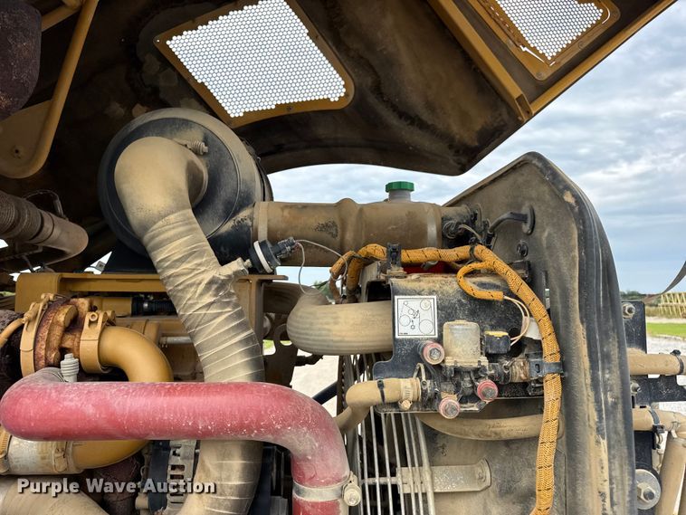 image for item DW3472 2016 Caterpillar CS56B single drum vibratory roller