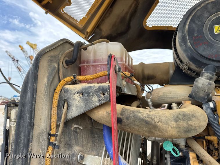 image for item DW3472 2016 Caterpillar CS56B single drum vibratory roller