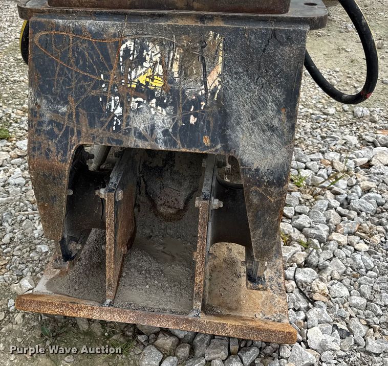 image for item DW3473 Caterpillar CVP40 plate compactor