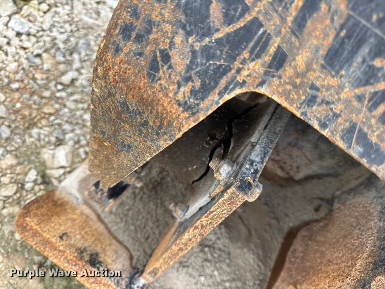 image for item DW3473 Caterpillar CVP40 plate compactor