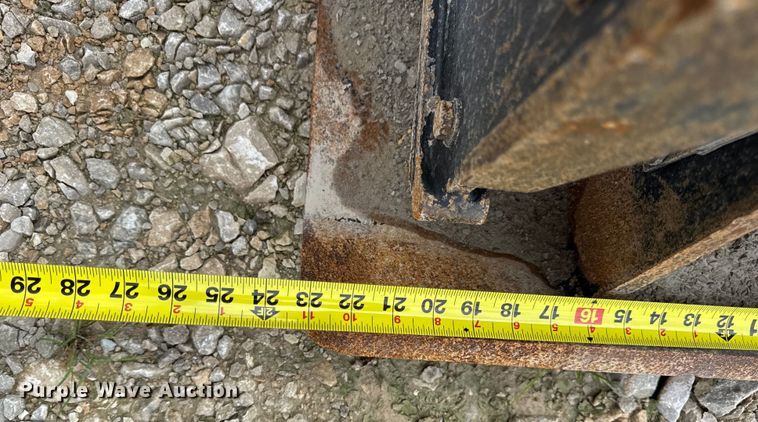 image for item DW3473 Caterpillar CVP40 plate compactor