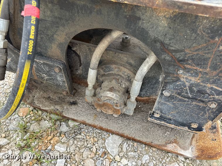 image for item DW3473 Caterpillar CVP40 plate compactor