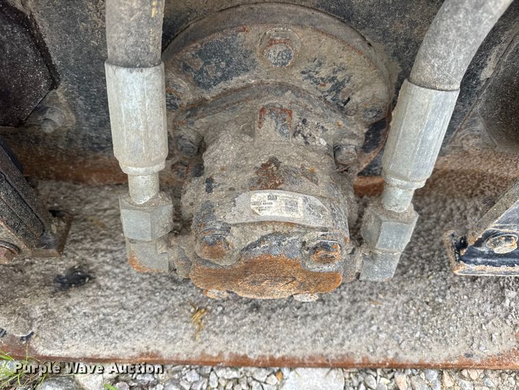 image for item DW3473 Caterpillar CVP40 plate compactor