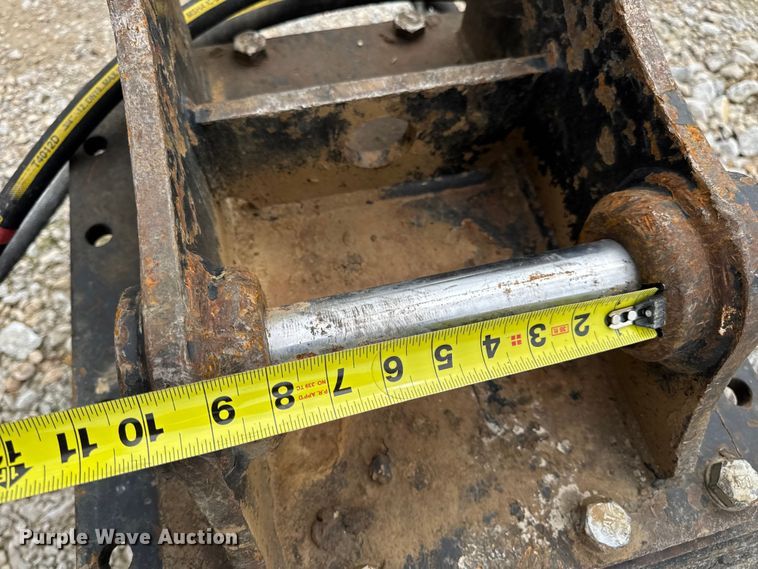 image for item DW3473 Caterpillar CVP40 plate compactor