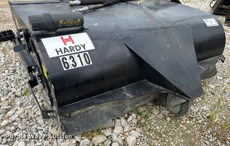 image for item DW3474 Caterpillar BP118C skid steer sweeper