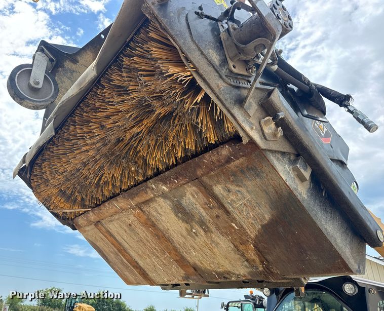 image for item DW3474 Caterpillar BP118C skid steer sweeper