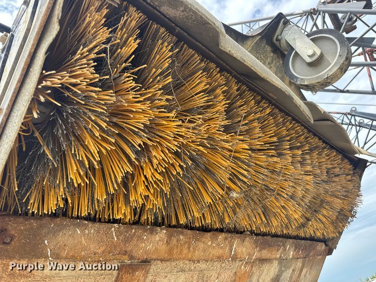 image for item DW3474 Caterpillar BP118C skid steer sweeper