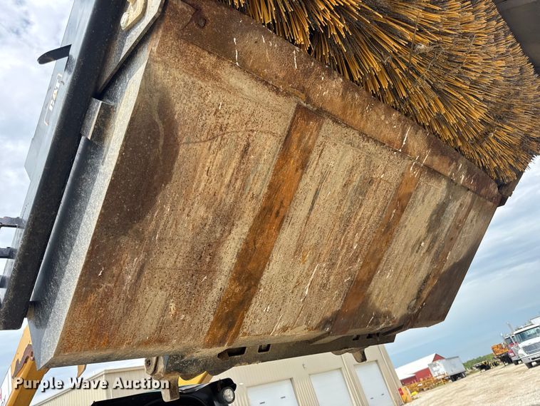 image for item DW3474 Caterpillar BP118C skid steer sweeper