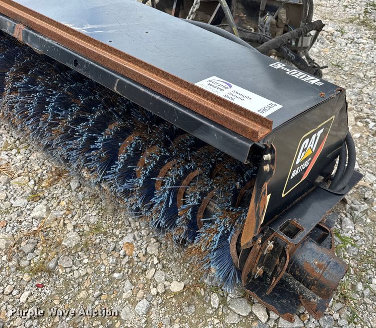 image for item DW3475 Caterpillar BA118C skid steer broom