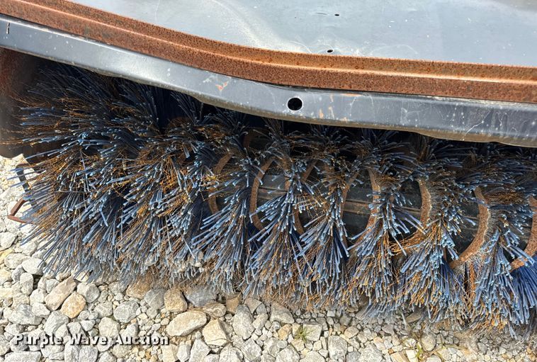 image for item DW3475 Caterpillar BA118C skid steer broom