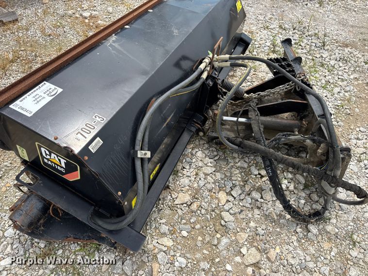 image for item DW3475 Caterpillar BA118C skid steer broom