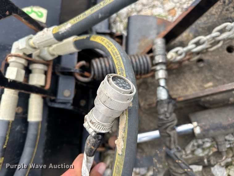 image for item DW3475 Caterpillar BA118C skid steer broom