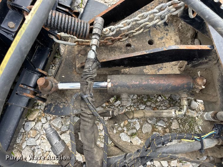 image for item DW3475 Caterpillar BA118C skid steer broom