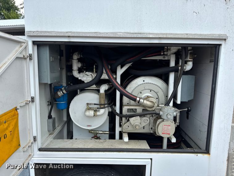 image for item DW3490 2005 Sauber Mfg. Co. 1594 oil filtration trailer