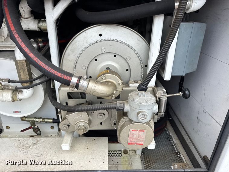 image for item DW3490 2005 Sauber Mfg. Co. 1594 oil filtration trailer