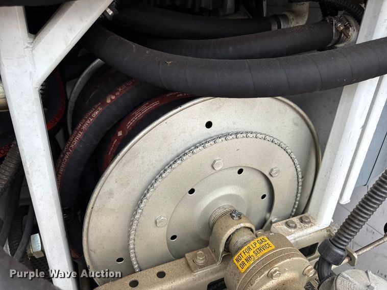 image for item DW3490 2005 Sauber Mfg. Co. 1594 oil filtration trailer