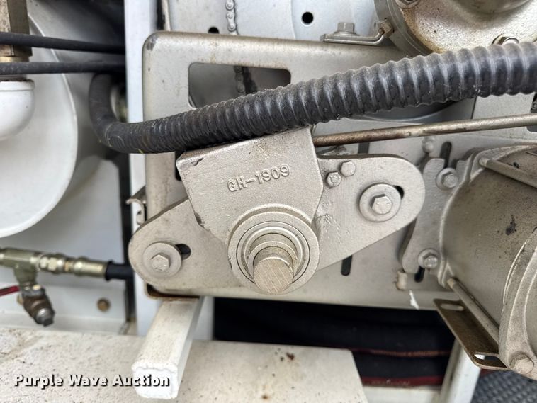 image for item DW3490 2005 Sauber Mfg. Co. 1594 oil filtration trailer