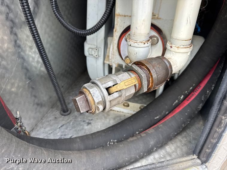 image for item DW3490 2005 Sauber Mfg. Co. 1594 oil filtration trailer