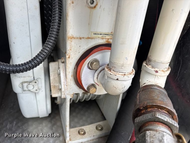 image for item DW3490 2005 Sauber Mfg. Co. 1594 oil filtration trailer