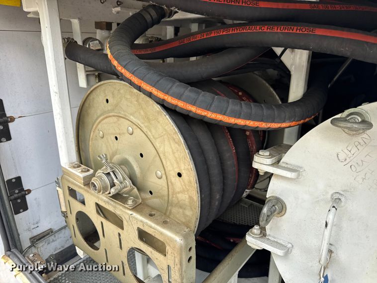 image for item DW3490 2005 Sauber Mfg. Co. 1594 oil filtration trailer