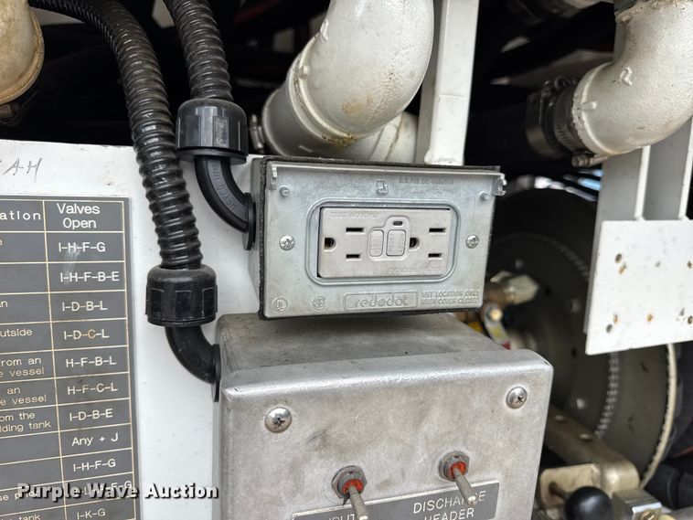 image for item DW3490 2005 Sauber Mfg. Co. 1594 oil filtration trailer