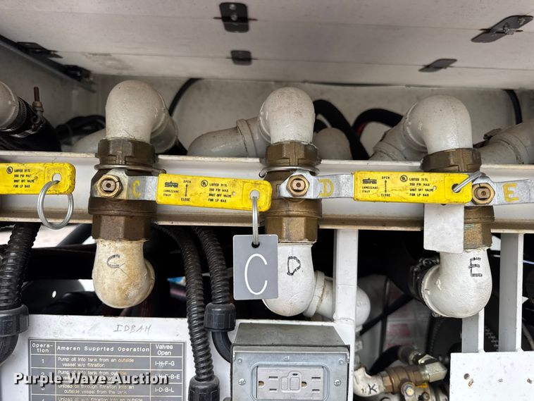 image for item DW3490 2005 Sauber Mfg. Co. 1594 oil filtration trailer